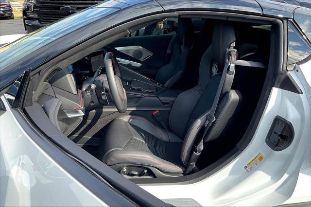 Used 2025 Chevrolet Corvette Stingray Premium Conv w/ Z51 Performance Package image 18
