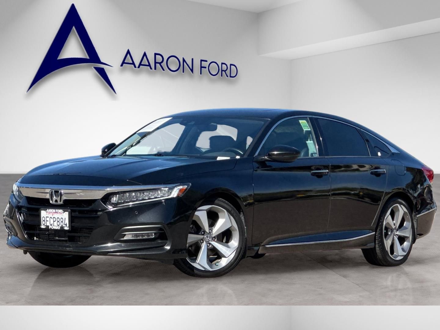 Used 2018 Honda Accord Touring image 2