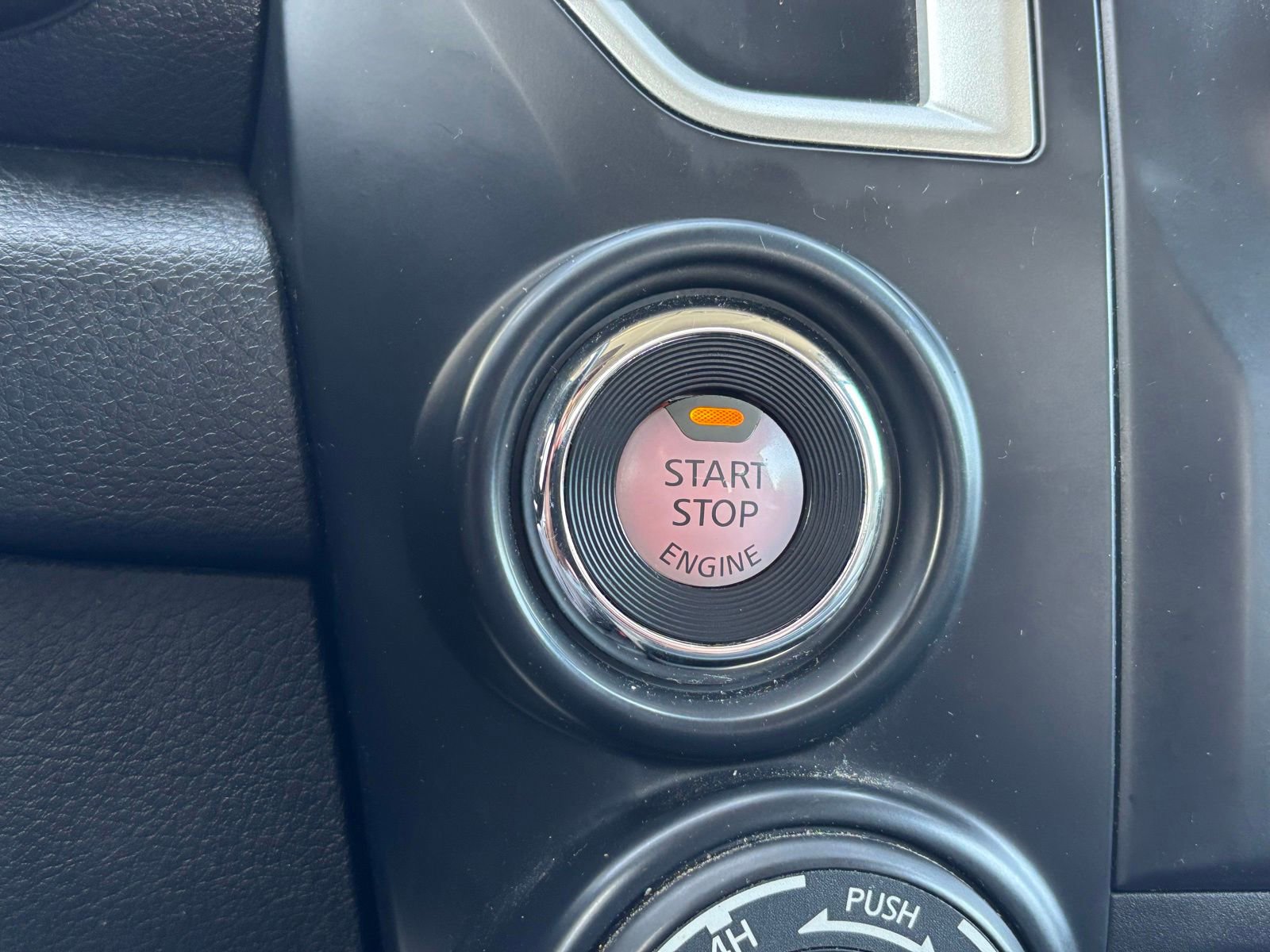 Used 2019 Nissan Titan S AWD/4WD image 24