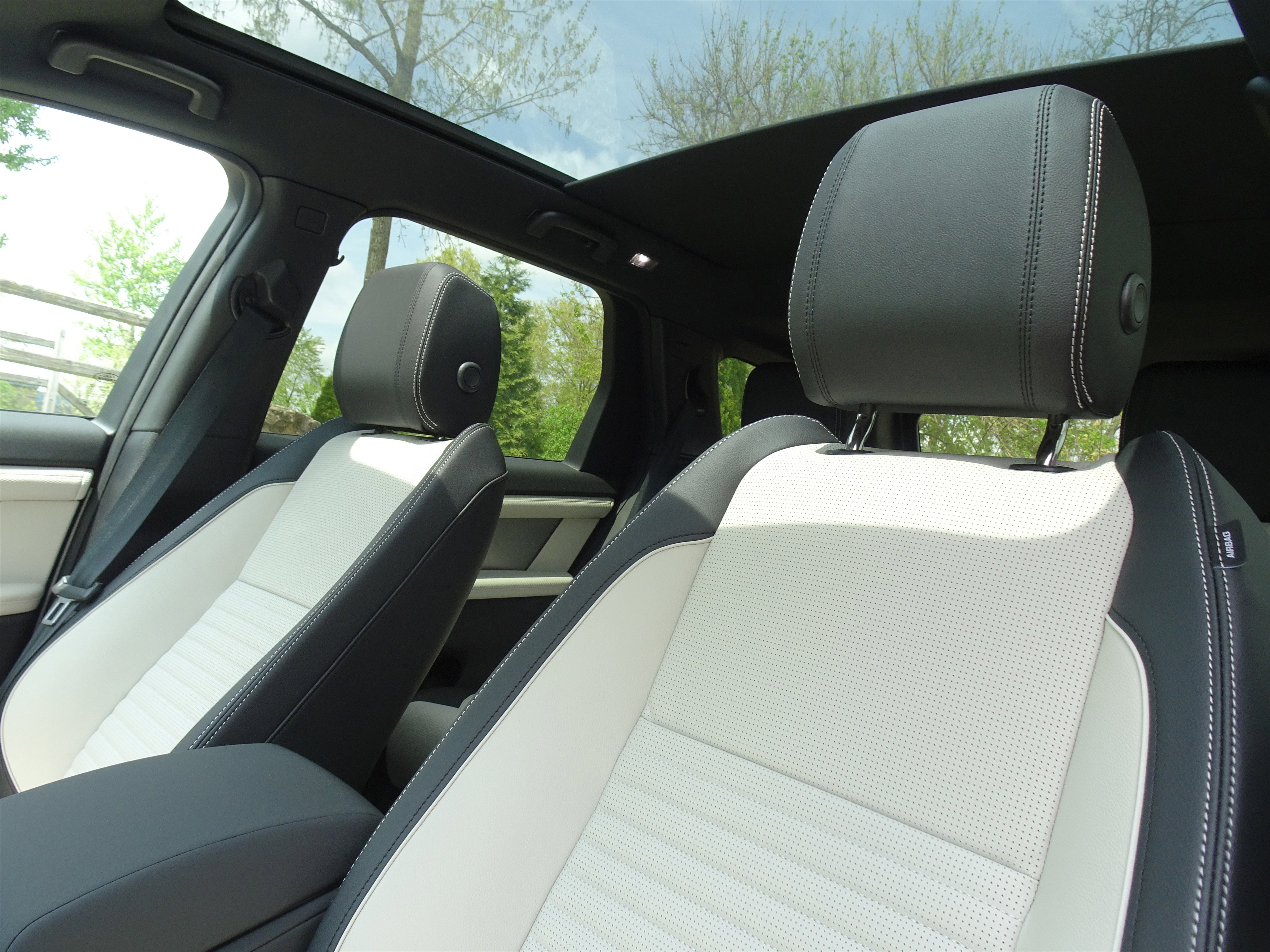 New 2026 Land Rover Discovery Sport Landmark image 16