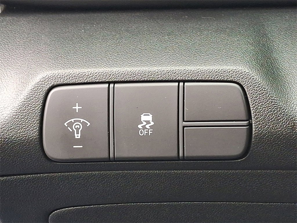 Used 2025 Hyundai Elantra Sport image 26