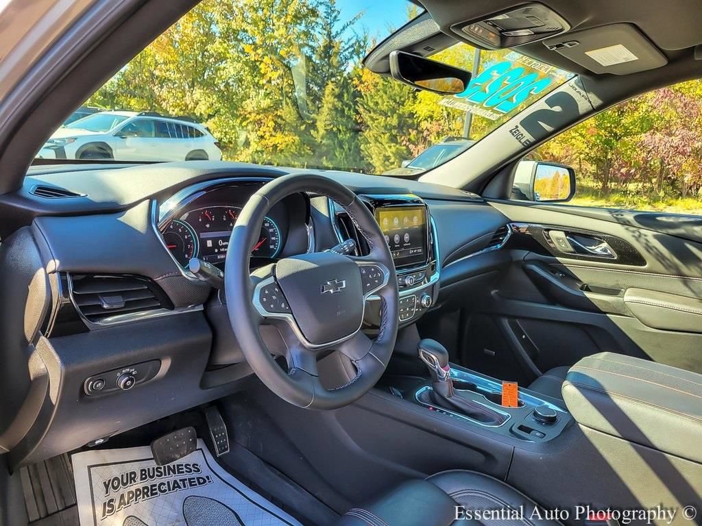 Used 2023 Chevrolet Traverse RS w/ LPO, Floor Liner Package AWD/4WD image 9