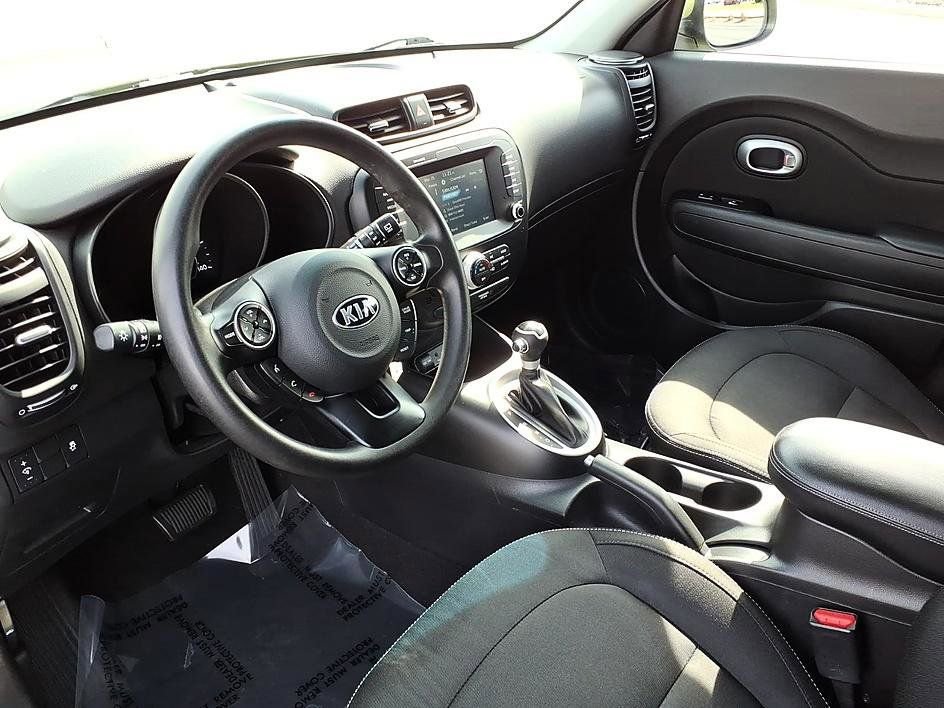 Used 2018 Kia Soul + image 14