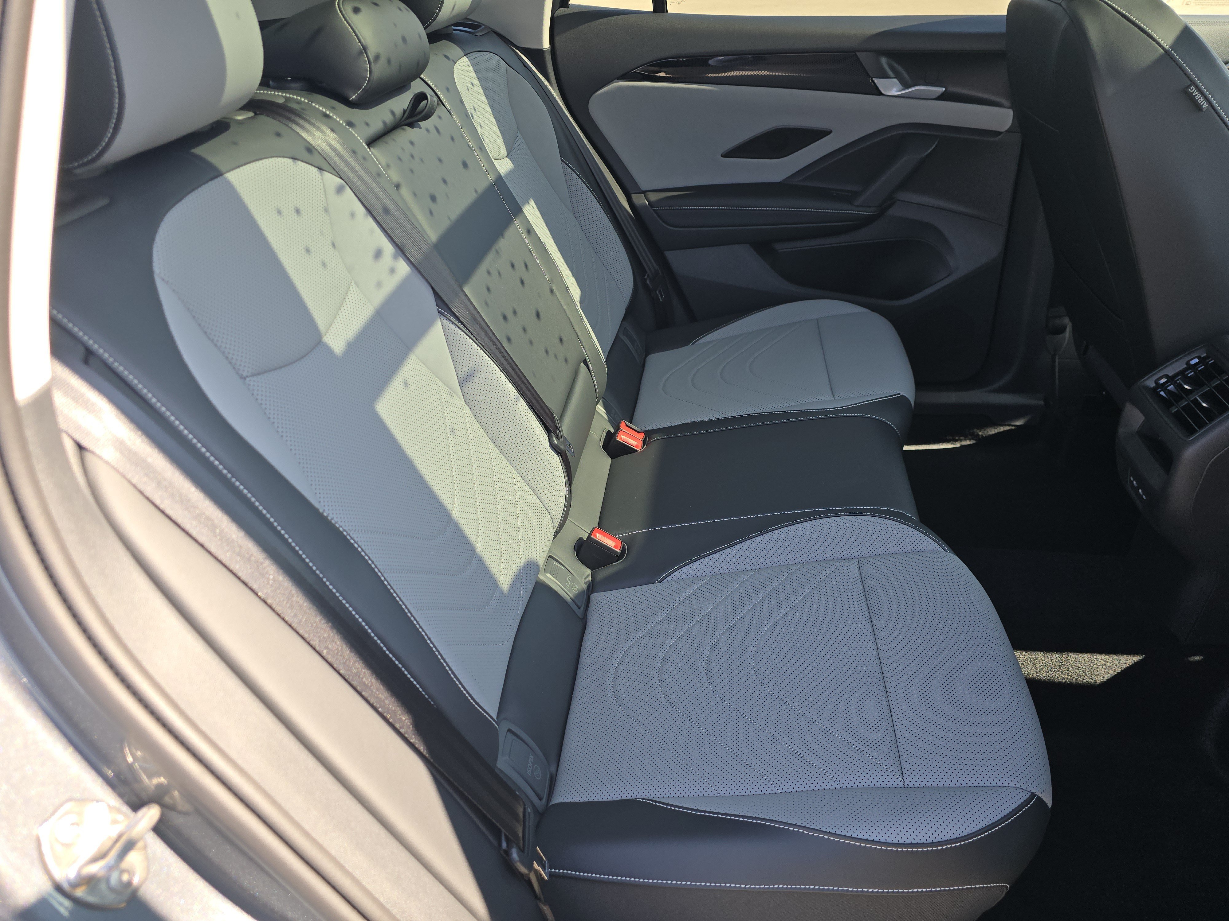 New 2026 Volkswagen Tiguan SE AWD/4WD image 17