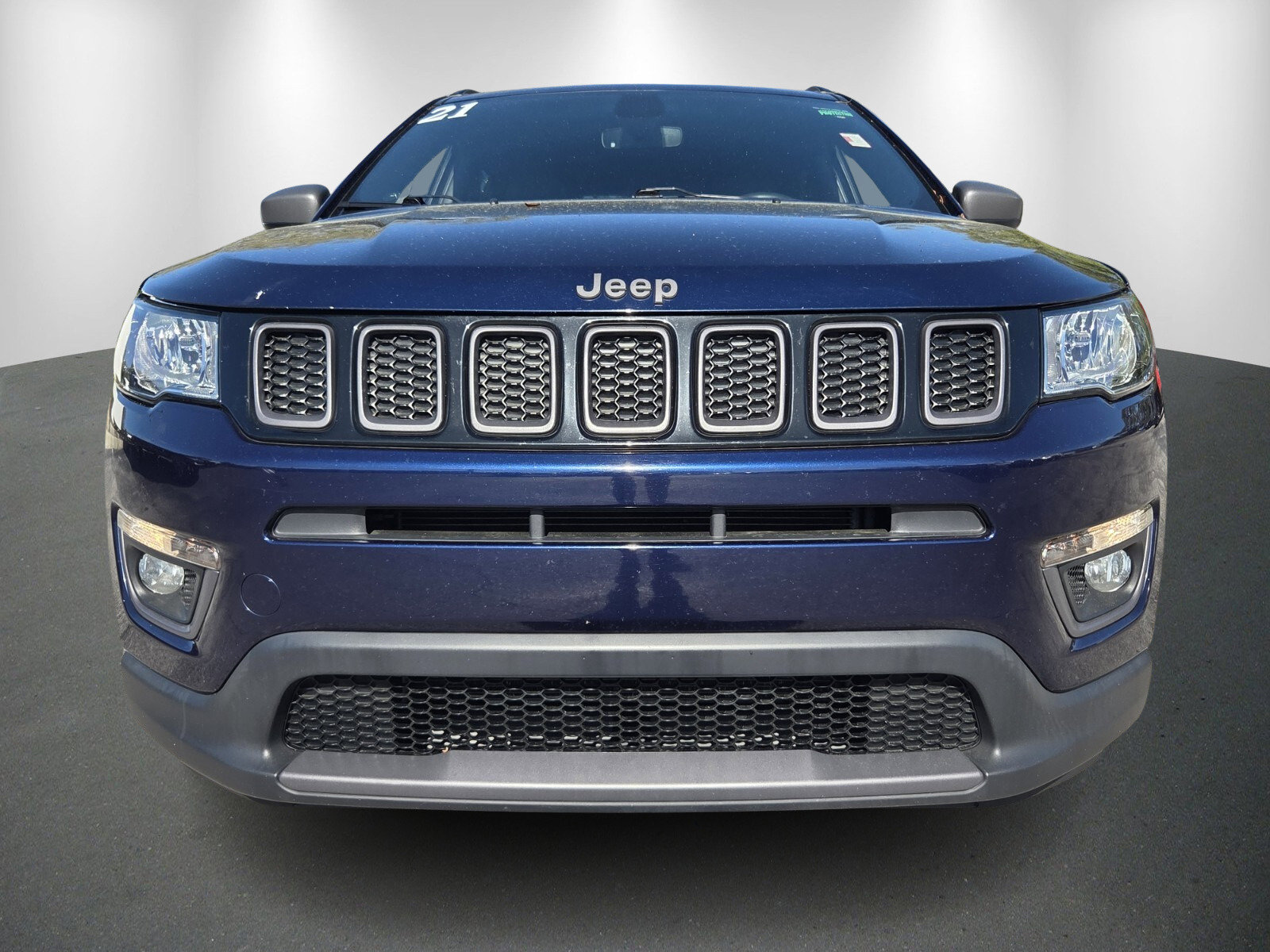 Used 2021 Jeep Compass Latitude image 2