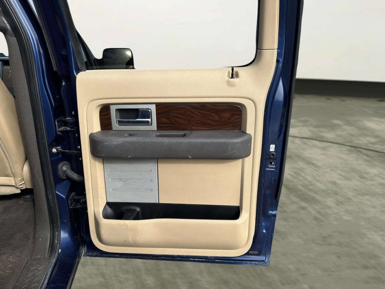 Used 2012 Ford F150 Lariat image 15