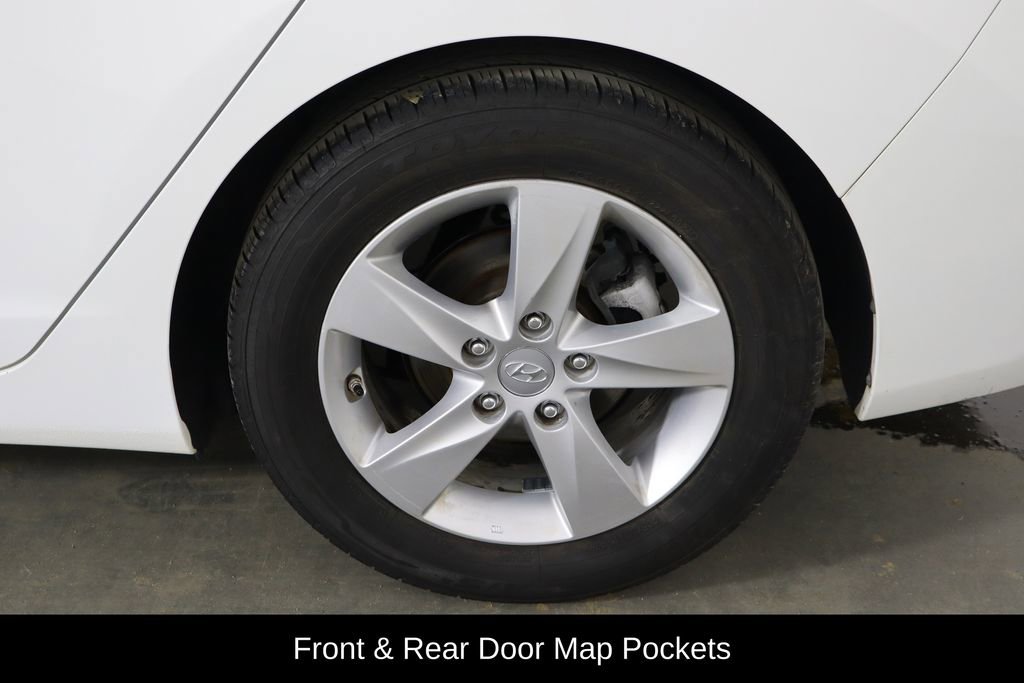 Used 2013 Hyundai Elantra GLS image 30