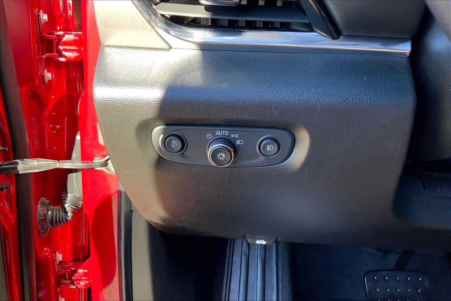 Used 2019 Chevrolet Traverse LT FWD image 36