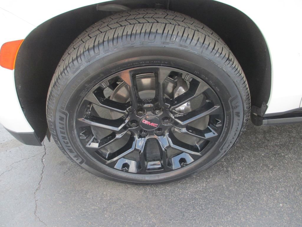 Used 2023 GMC Yukon XL Denali image 15