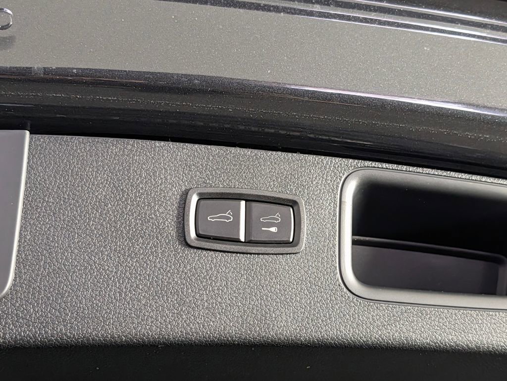 New 2026 Porsche Macan image 18