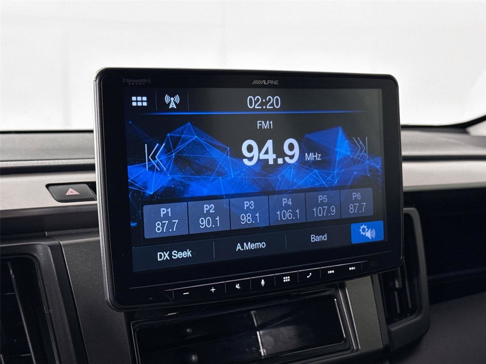 Used 2018 Toyota RAV4 LE FWD image 21