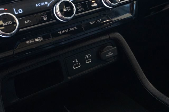 Used 2025 Honda Pilot TrailSport image 28