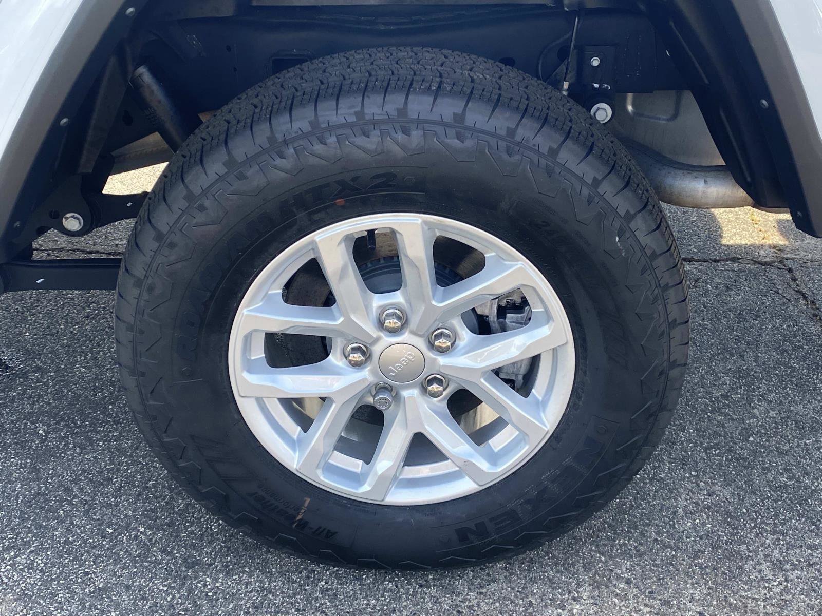 Certified 2023 Jeep Gladiator Sport image 13