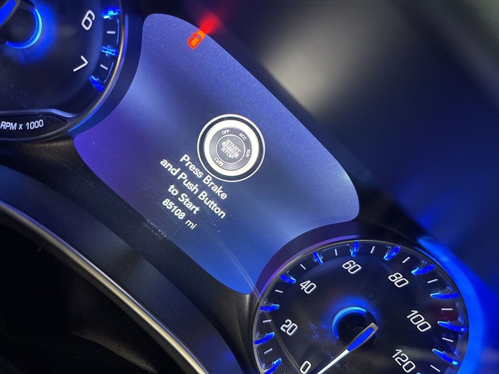 Used 2018 Chrysler Pacifica Touring-L Plus image 11