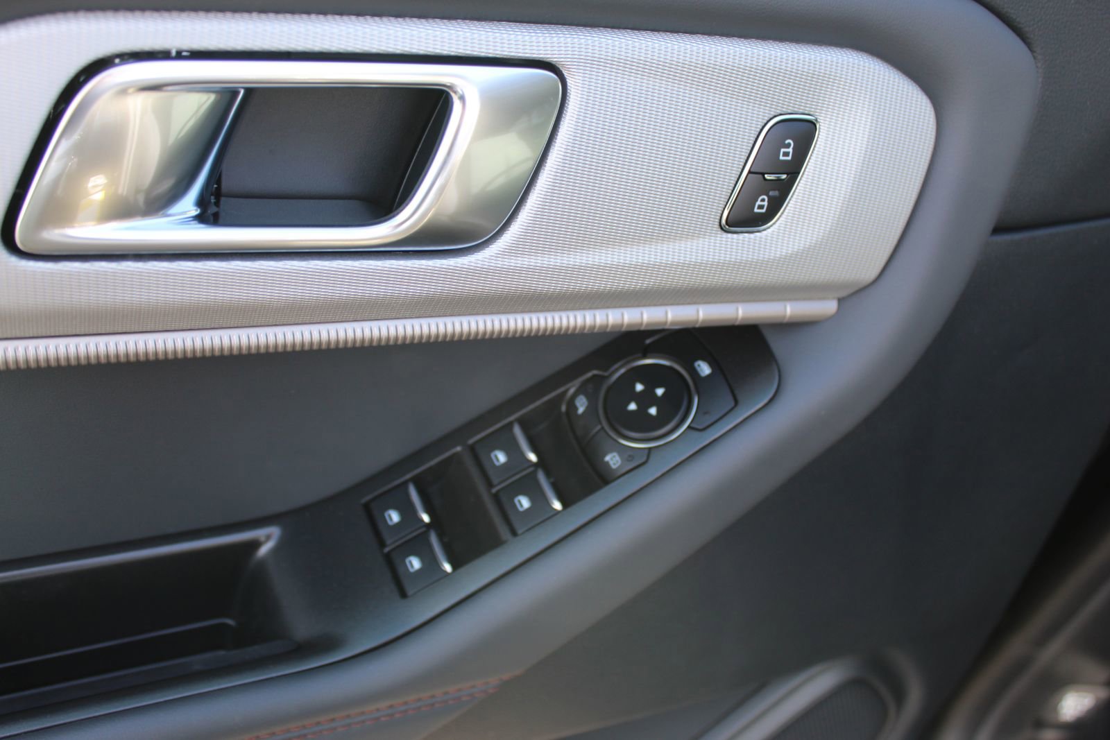 New 2026 Ford Explorer Active image 21