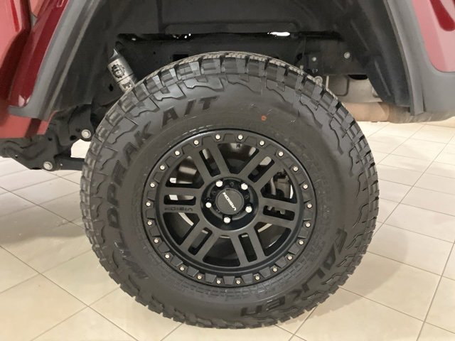 Used 2021 Jeep Gladiator Willys image 29