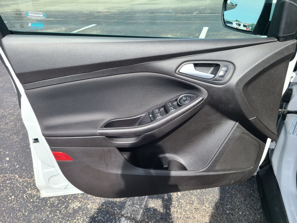 Used 2017 Ford Focus SE FWD image 19