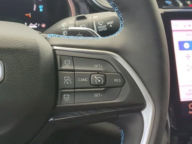 Certified 2025 Jeep Grand Cherokee Trailhawk w/ Advanced Protech Group II AWD/4WD image 30