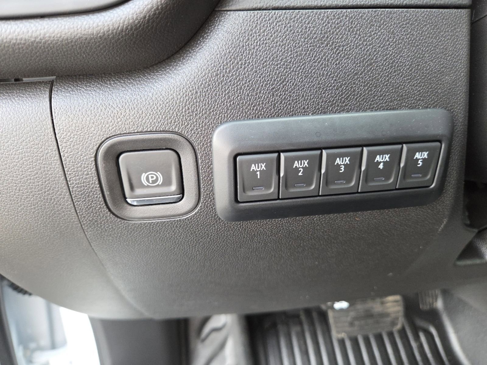 New 2026 GMC Sierra 3500 Pro w/ Convenience Package image 10