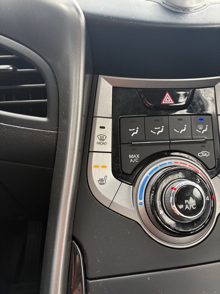 Used 2013 Hyundai Elantra Limited image 18