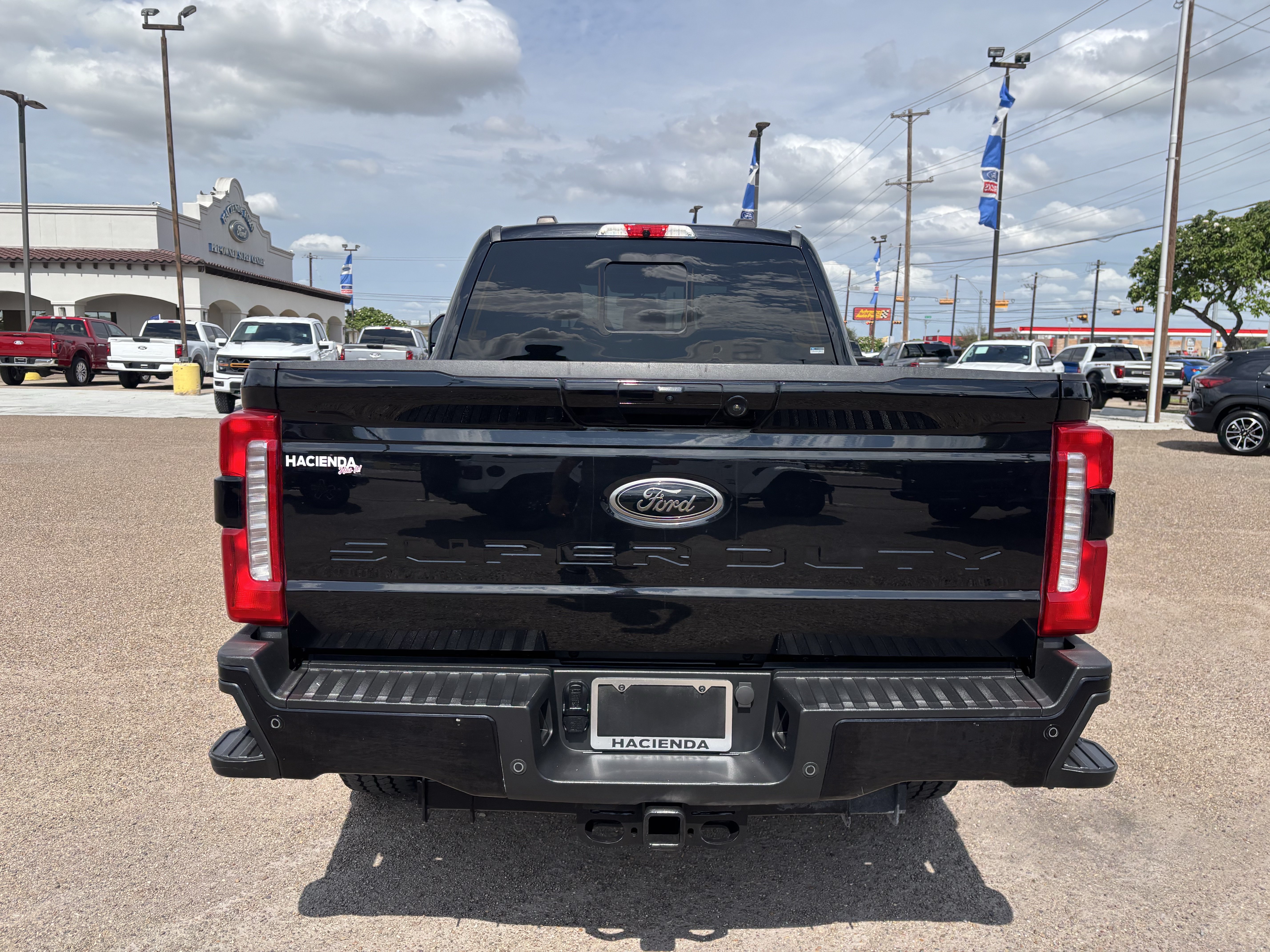 Certified 2024 Ford F250 Lariat w/ Lariat Ultimate Package AWD/4WD image 3
