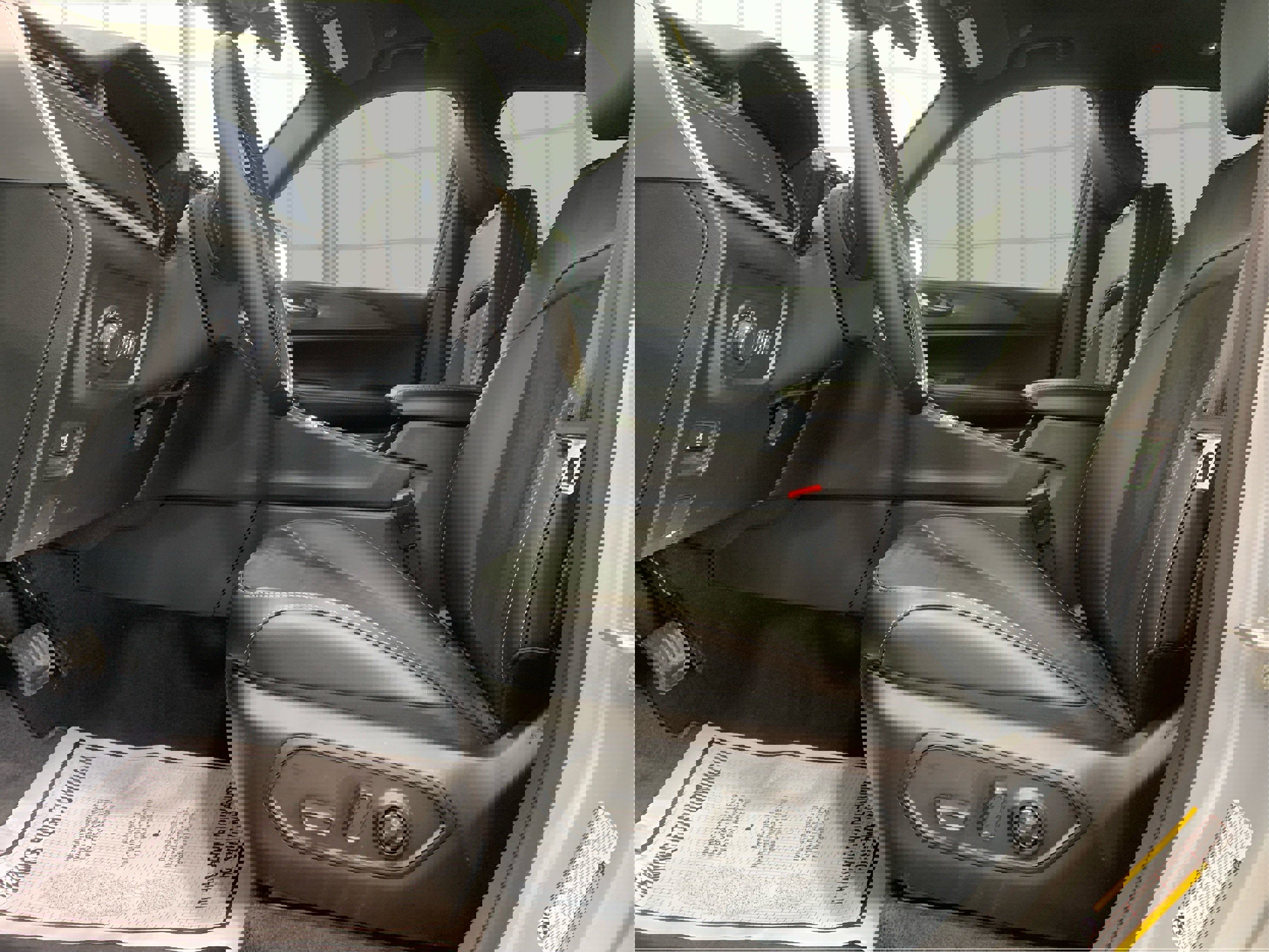 New 2025 Jeep Grand Cherokee 4WD image 9