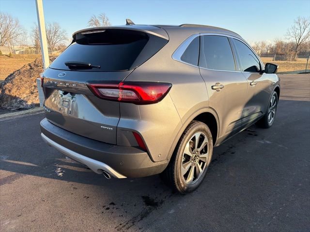 Certified 2023 Ford Escape Platinum w/ Premium Technology Package image 3