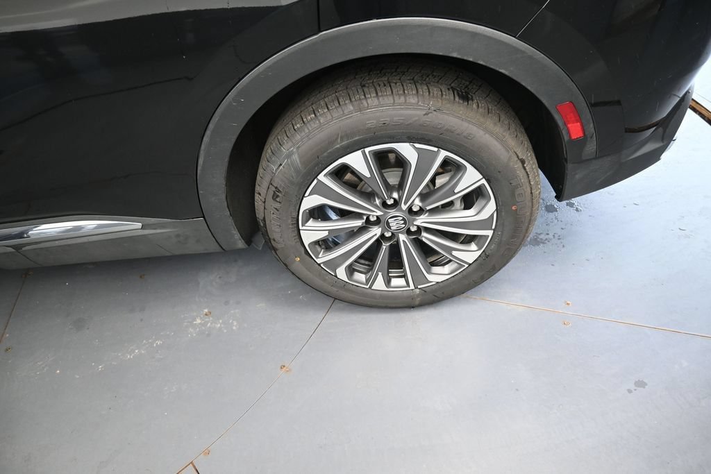 Used 2024 Buick Envision Preferred AWD/4WD image 17