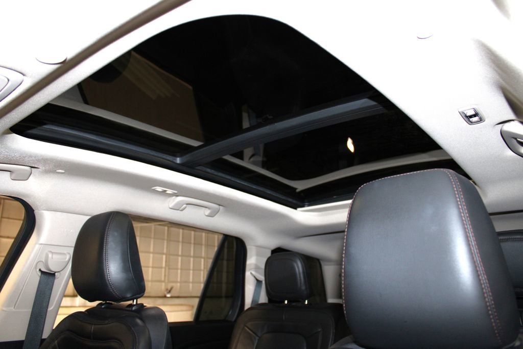 Used 2021 Lincoln Aviator Reserve w/ Equipment Group 201A image 27