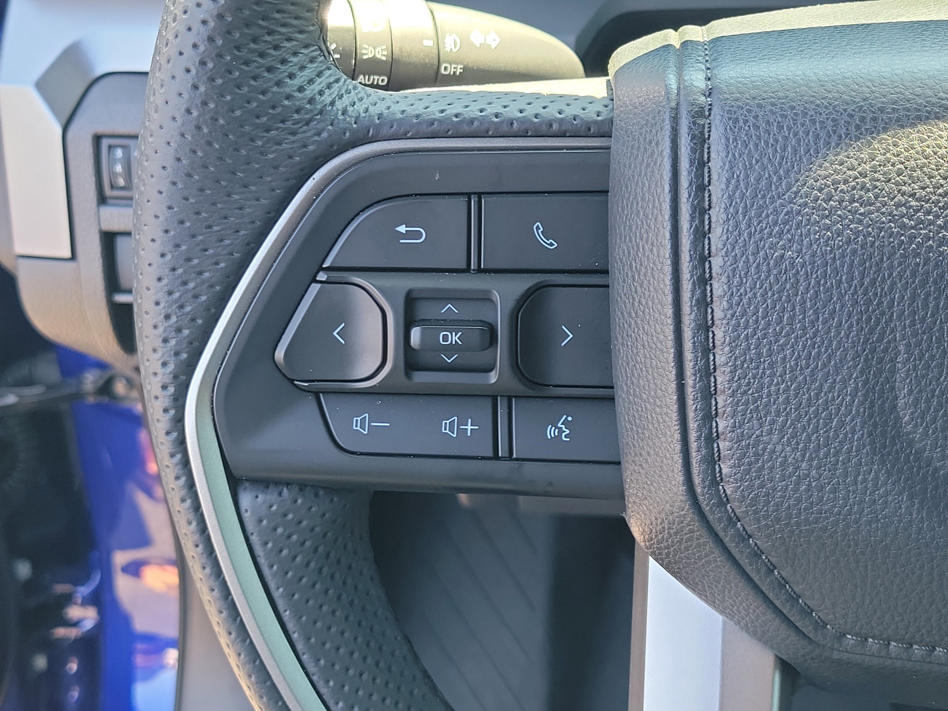 Used 2025 Toyota Tacoma TRD Sport image 25