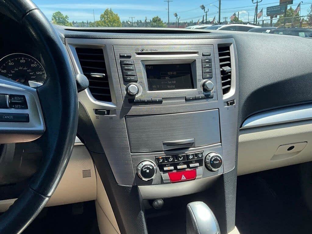 Used 2014 Subaru Outback 2.5i Premium AWD/4WD image 16
