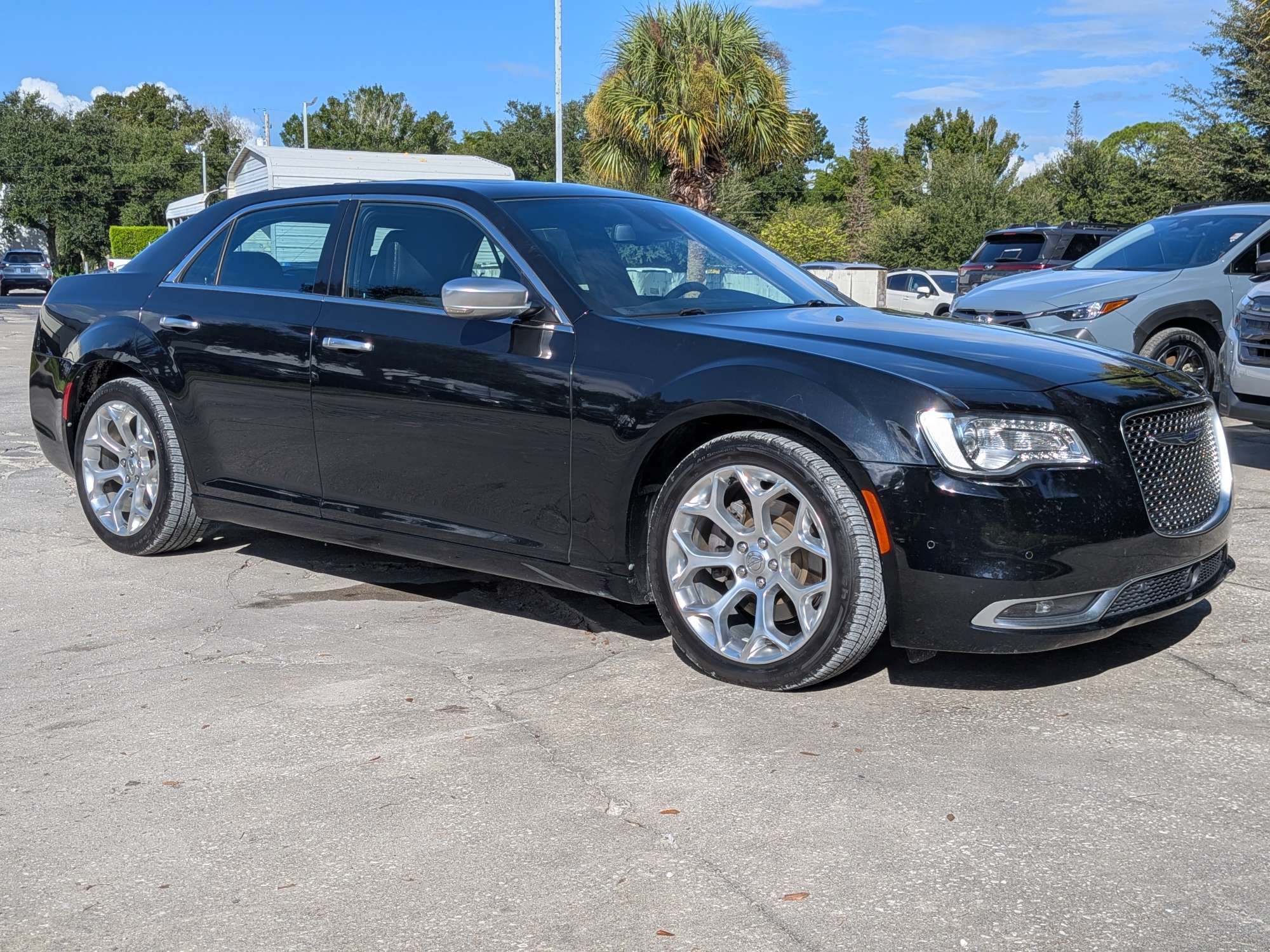 Used 2018 Chrysler 300 C w/ Safetytec Plus Group RWD image 2