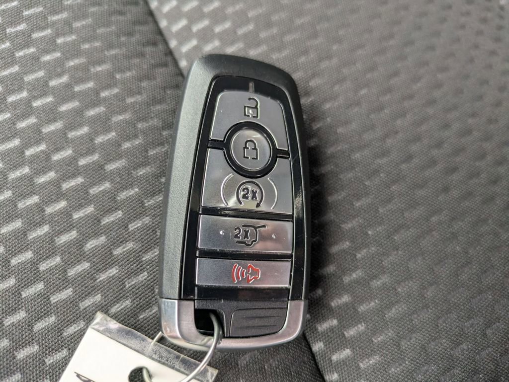 New 2024 Ford Escape SE FWD image 49