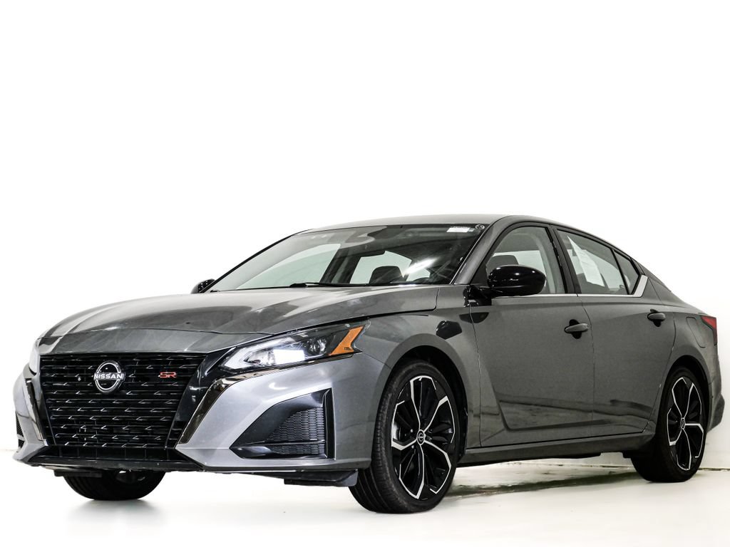Used 2024 Nissan Altima 2.5 SR FWD image 3