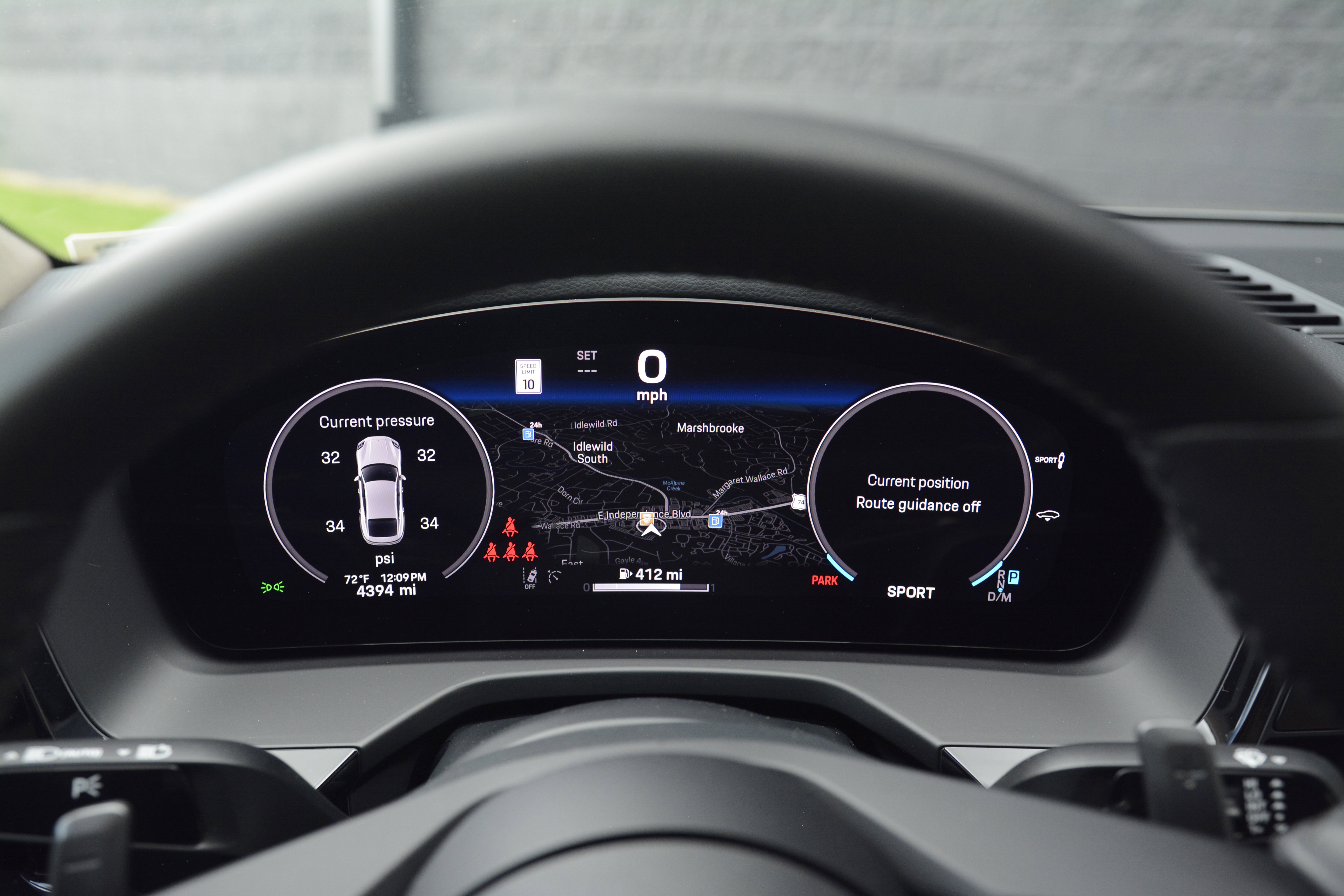 Certified 2025 Porsche Panamera 4 image 17