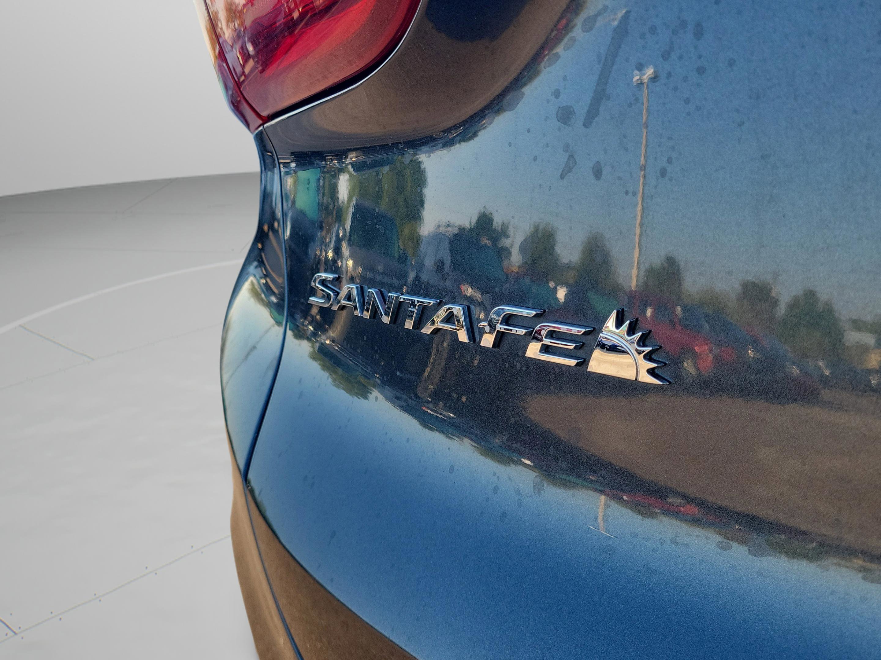 Used 2020 Hyundai Santa Fe Limited image 6