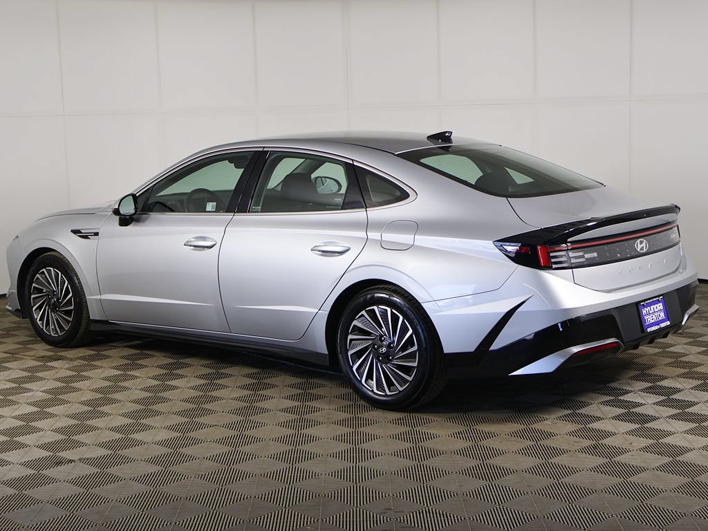 Certified 2025 Hyundai Sonata SEL FWD image 8
