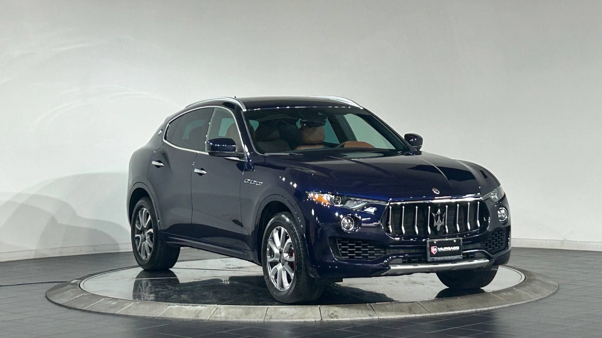 Used 2019 Maserati Levante GranLusso AWD/4WD image 2