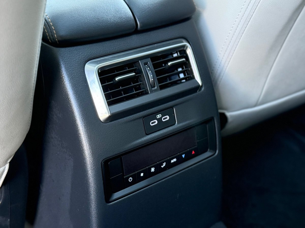Used 2024 MAZDA CX-90 Plug-In Hybrid w/ Premium Pkg AWD/4WD image 19