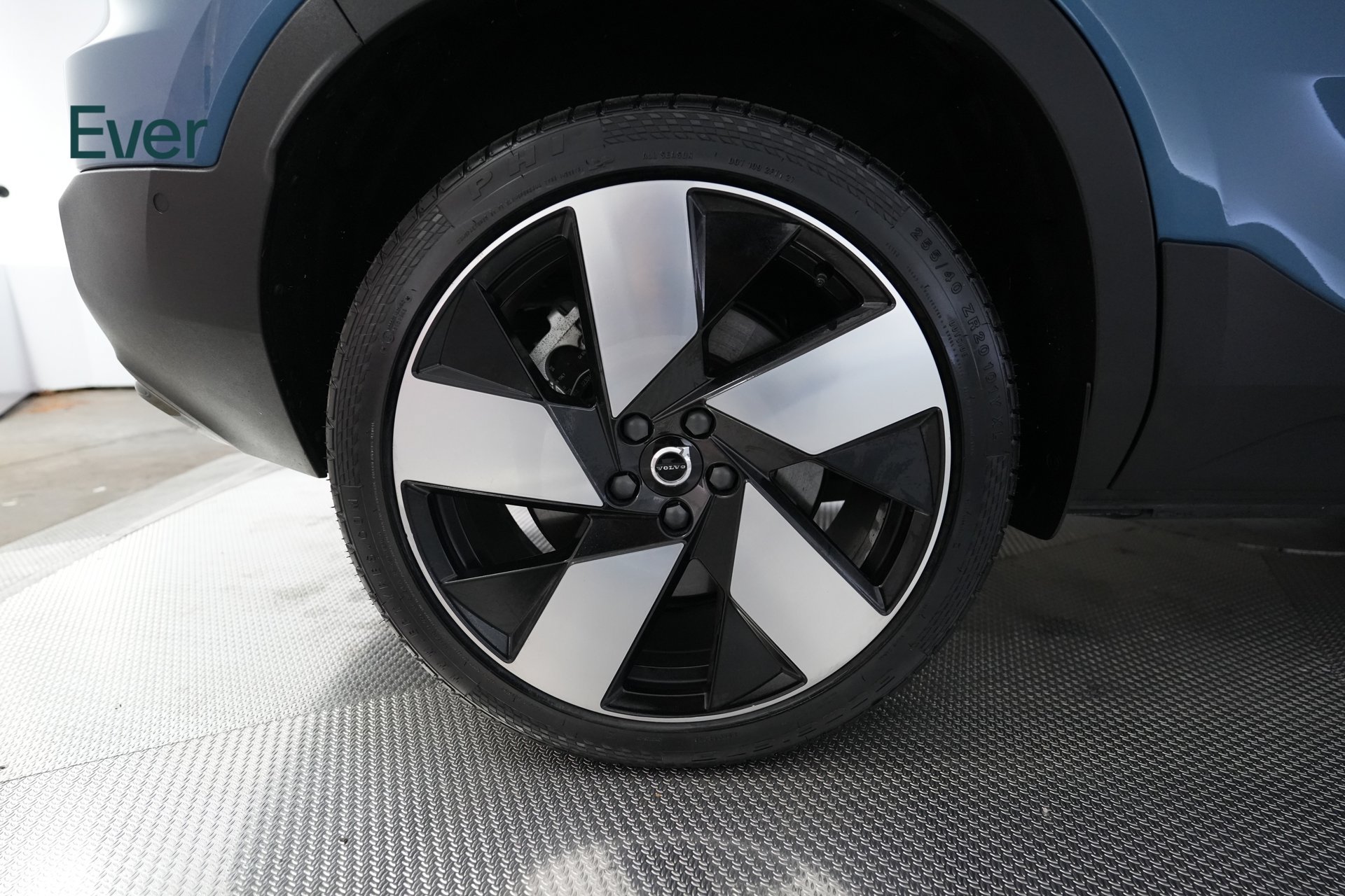 Used 2023 Volvo C40 P8 Recharge Ultimate w/ Protection Package Premier AWD/4WD image 21