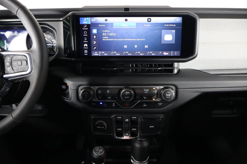 Used 2025 Jeep Wrangler Unlimited Sahara AWD/4WD image 25