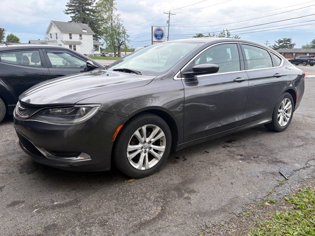 Used 2015 Chrysler 200 Limited w/ Convenience Group FWD image 2