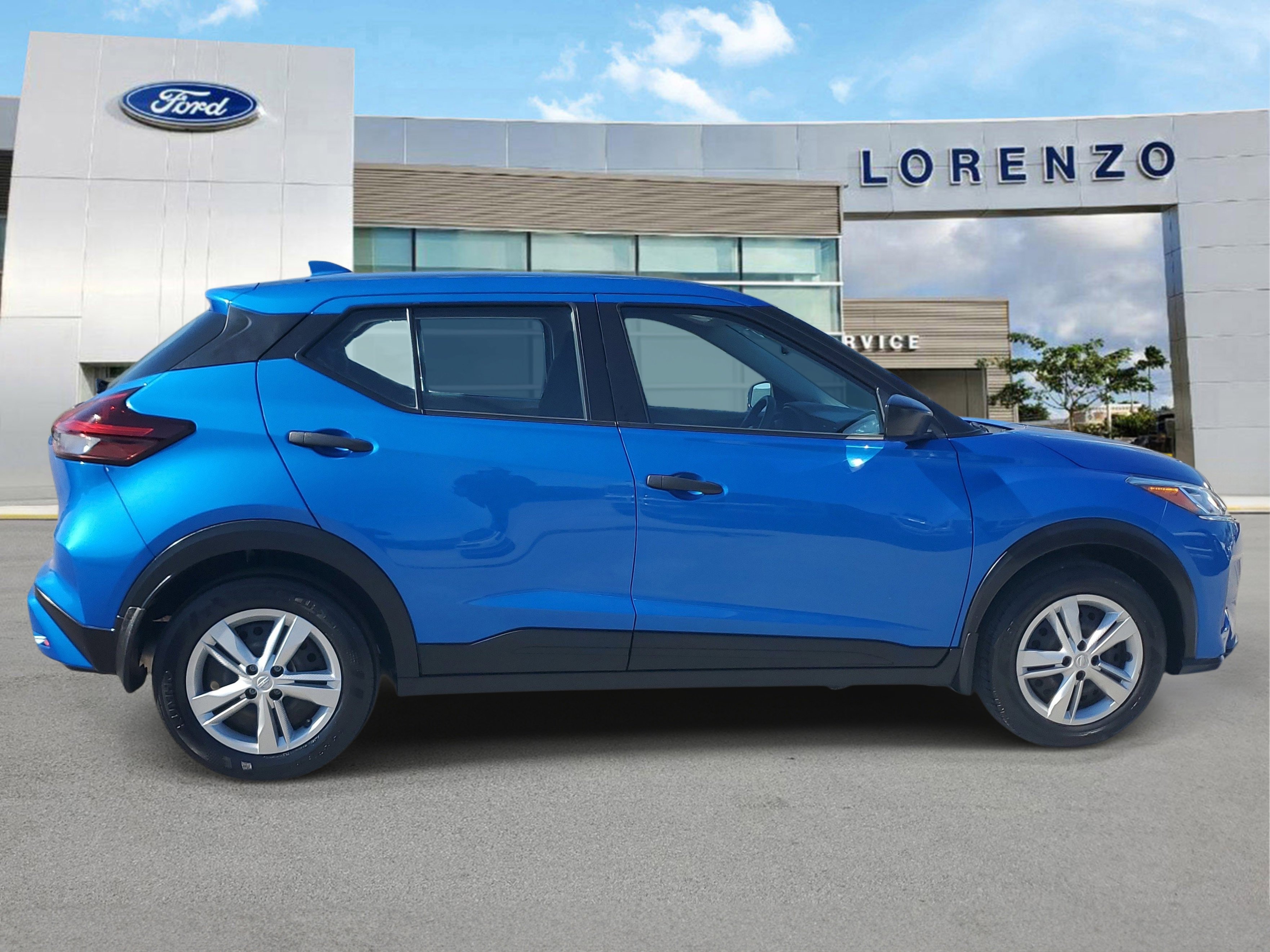 Used 2024 Nissan Kicks S w/ Interior Electronics Package FWD image 3
