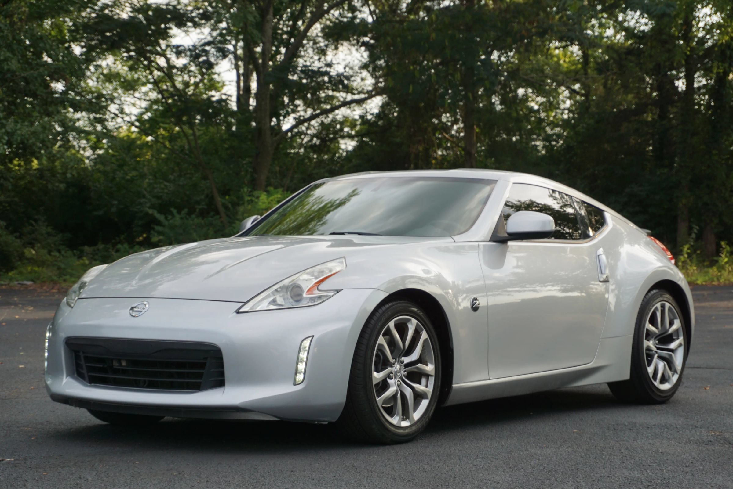 Used 2014 Nissan 370Z Touring RWD image 1