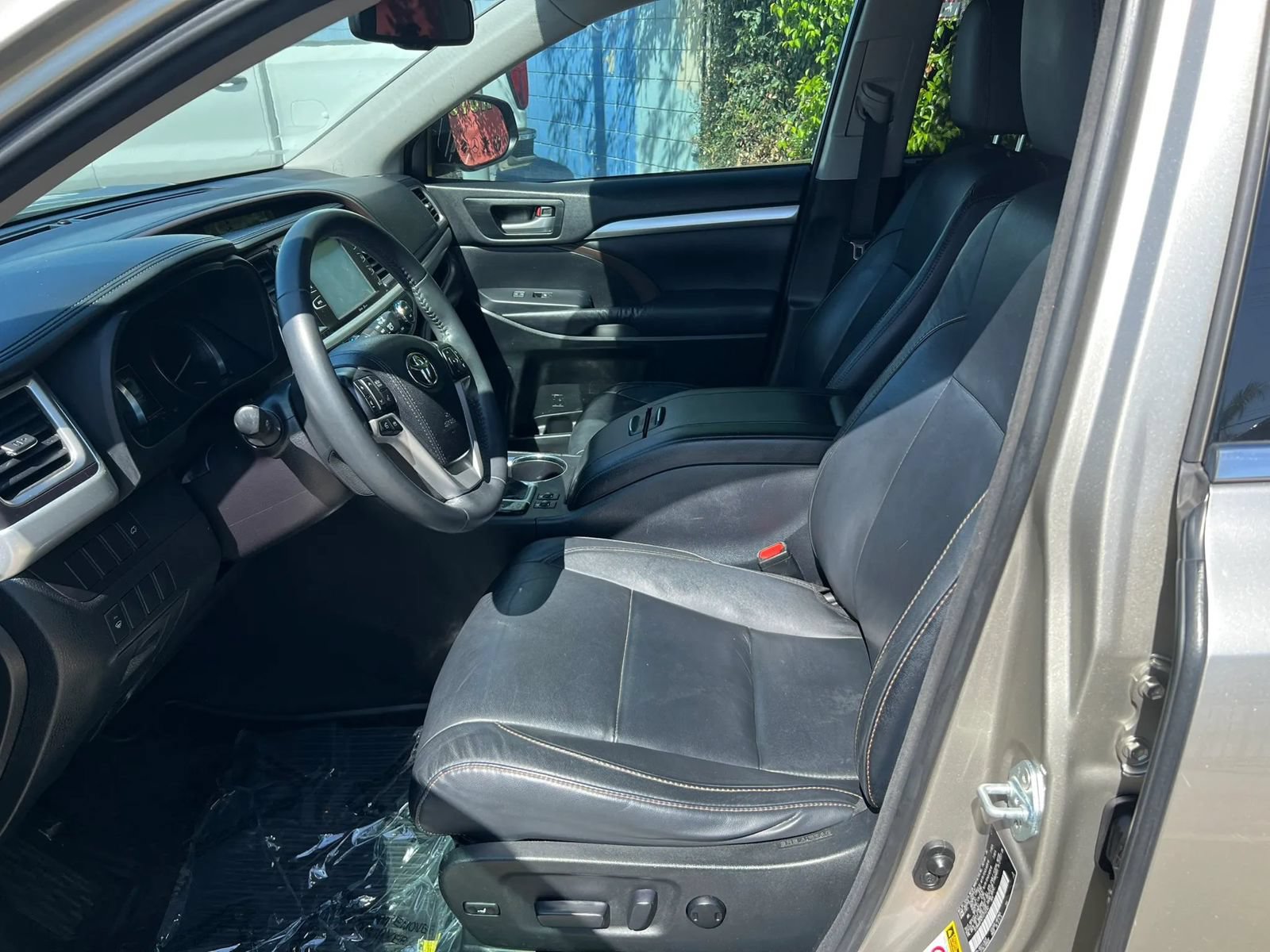 Used 2015 Toyota Highlander XLE FWD image 8