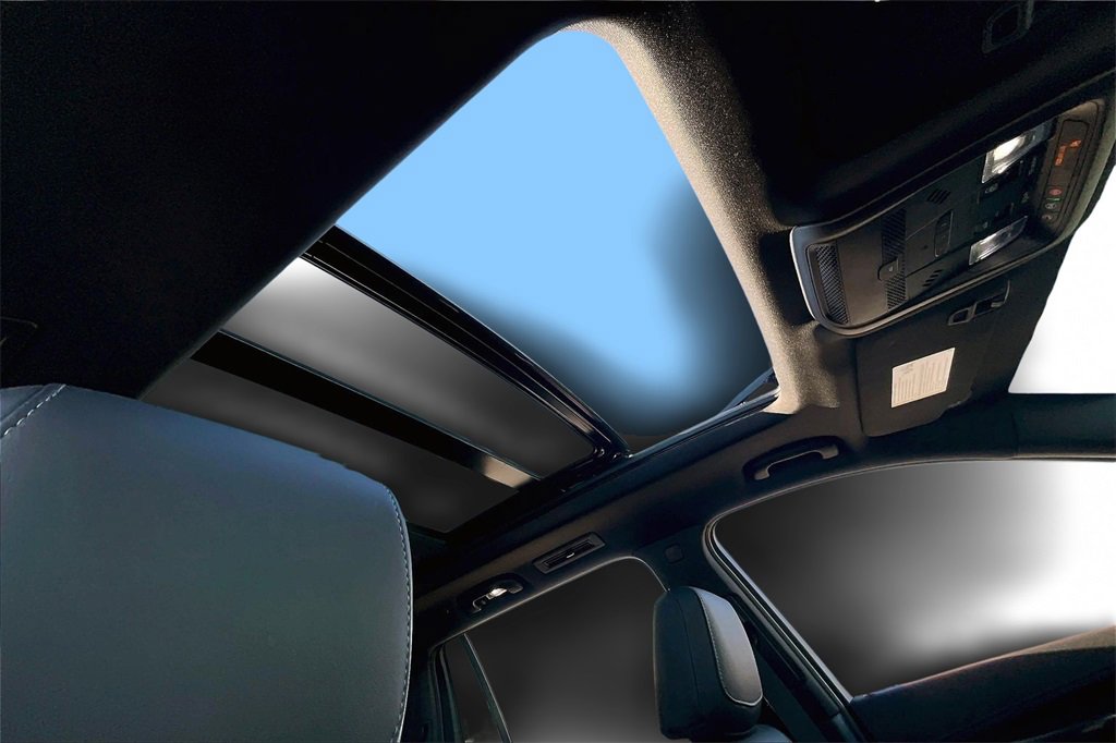 Certified 2023 Cadillac XT6 Sport w/ LPO, ONYX Package image 17