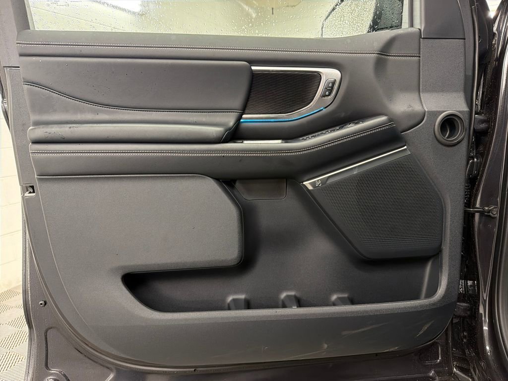 New 2026 Ford Expedition Platinum w/ Stealth Appearance Package AWD/4WD image 16