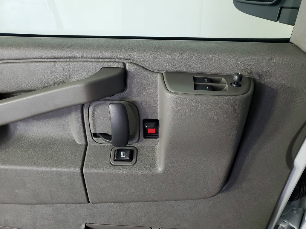 New 2026 Chevrolet Express 3500 Extended RWD image 27