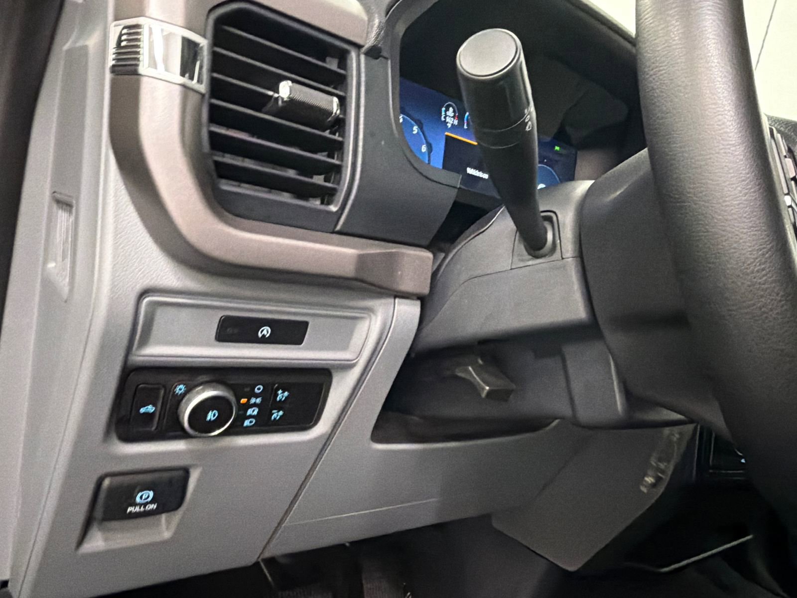 Used 2025 Ford F150 XLT w/ Equipment Group 301A Standard image 31