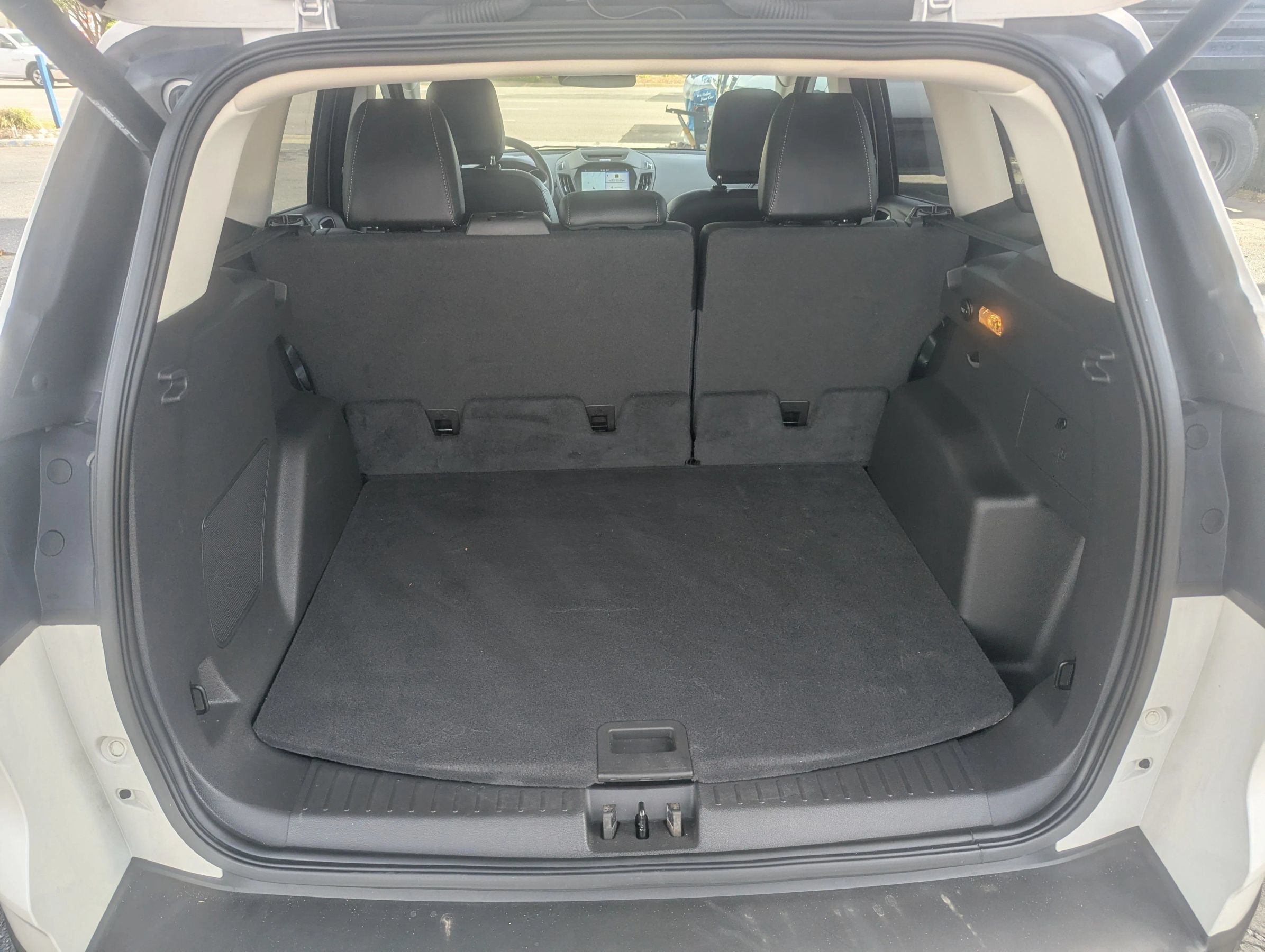 Used 2018 Ford Escape Titanium w/ Ford Safe & Smart Package AWD/4WD image 19